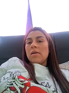 vanessa-titisM online show from April 19, 2026, 6:54 pm