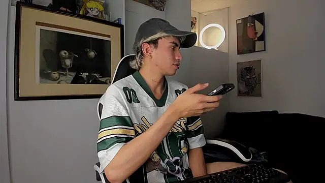 guynextdo0r online show from January 15, 2026, 11:19 pm