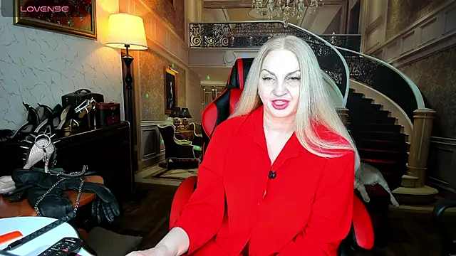 Snapshot of Nina_Devillle chatting on February 17, 2026, 11:33 pm Nina Devillle online show from February 17, 2026, 11:33 pm