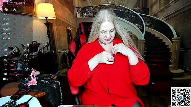 Snapshot of Nina_Devillle chatting on March 1, 2026, 12:23 am Nina Devillle online show from March 1, 2026, 12:23 am