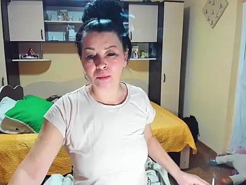 Soffy Skye online show from February 15, 2026, 5:37 am