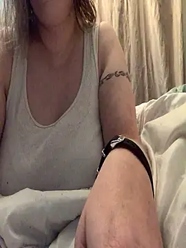 Snapshot of lindamarie_ chatting on September 28, 2025, 2:22 pm lindamarie  online show from September 28, 2025, 2:22 pm