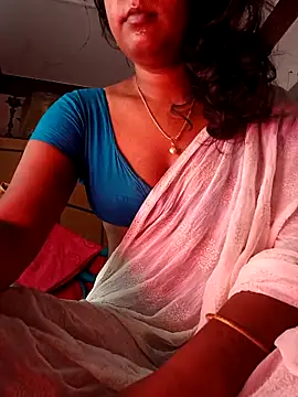 Snapshot of Tamil_Kavitha chatting on May 7, 2026, 11:10 pm Tamil Kavitha online show from May 7, 2026, 11:10 pm