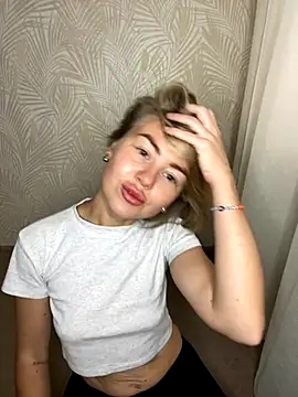 MartaLuna  online show from September 27, 2025, 9:14 am