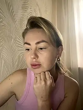 MartaLuna  online show from November 4, 2025, 8:35 am