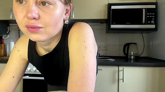 MartaLuna  online show from March 25, 2026, 7:36 am