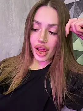 Elizabeth Tay online show from March 17, 2026, 6:33 pm