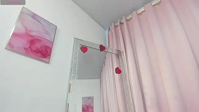 miajhonsonx online show from June 9, 2026, 2:06 pm