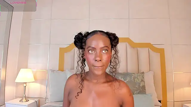 DakotaWangi online show from November 2, 2025, 3:31 am