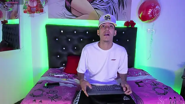 xxKamadevaxx online show from December 16, 2025, 12:54 pm