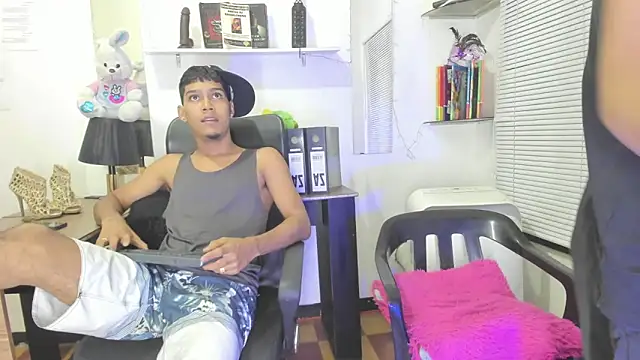 xxKamadevaxx online show from April 17, 2026, 12:30 pm