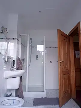 matzezsk online show from September 30, 2025, 4:34 pm