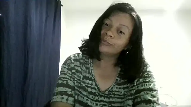 Snapshot of adri89-g chatting on June 1, 2026, 12:56 am adri89-g online show from June 1, 2026, 12:56 am