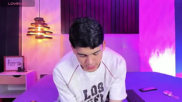 SandroVeyra online show from October 6, 2025, 7:55 pm