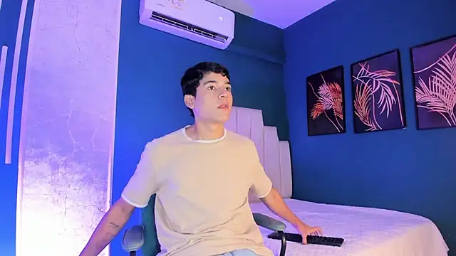 SandroVeyra online show from October 21, 2025, 12:44 am