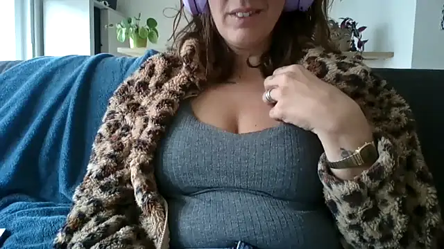 samantaatw online show from September 25, 2025, 8:18 am