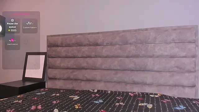 Aliciabloom online show from October 13, 2025, 12:38 pm