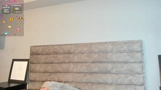 Aliciabloom online show from October 21, 2025, 12:28 pm