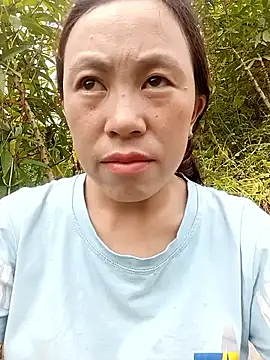 Snapshot of lyuyenkk chatting on October 2, 2025, 7:37 am lyuyenkk online show from October 2, 2025, 7:37 am