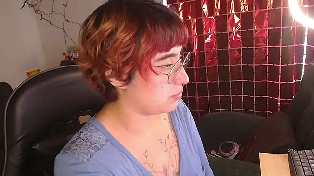 Miacatsito3 online show from February 19, 2026, 10:28 pm