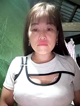 Snapshot of Vuong_x chatting on October 2, 2025, 8:16 pm Vuong x online show from October 2, 2025, 8:16 pm