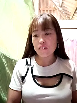 Snapshot of Vuong_x chatting on October 10, 2025, 3:05 am Vuong x online show from October 10, 2025, 3:05 am