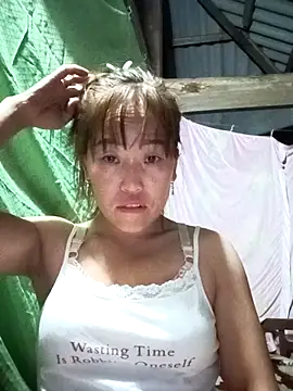 Snapshot of Vuong_x chatting on October 12, 2025, 2:38 pm Vuong x online show from October 12, 2025, 2:38 pm