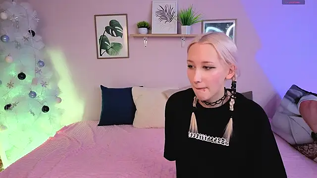 evlica online show from January 13, 2026, 2:22 pm