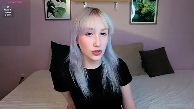 evlica online show from April 11, 2026, 2:21 pm