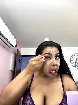 SienaWild online show from December 17, 2025, 3:01 am