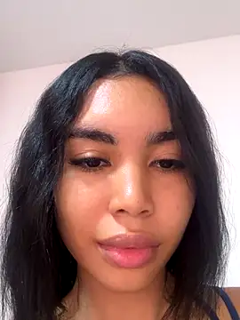 karolaalcendra online show from September 19, 2025, 5:24 pm