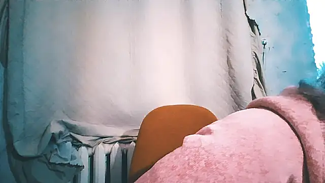 EmmaCat  online show from November 9, 2025, 5:28 am