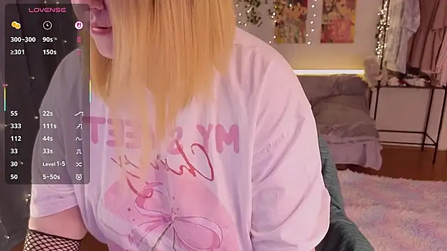 Snapshot of Aki_nohana chatting on February 4, 2026, 6:14 pm Aki nohana online show from February 4, 2026, 6:14 pm