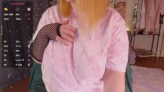 Snapshot of Aki_nohana chatting on February 25, 2026, 9:24 pm Aki nohana online show from February 25, 2026, 9:24 pm