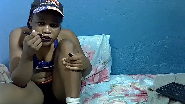 BlondieBitch online show from February 9, 2026, 7:29 pm