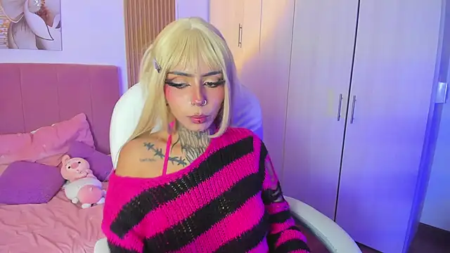 KoraRousee online show from September 29, 2025, 2:11 pm