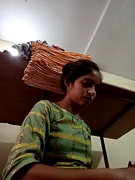 Saloni-Gupta online show from October 3, 2025, 4:42 am