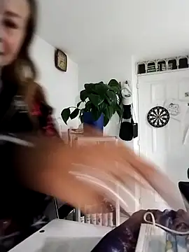 LaraCaliente online show from October 4, 2025, 8:23 am