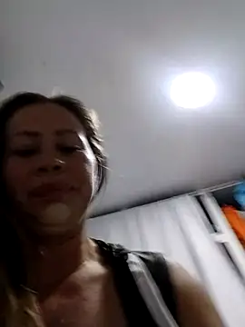 LaraCaliente online show from November 14, 2025, 3:16 am