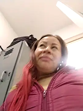 LaraCaliente online show from March 10, 2026, 2:11 pm