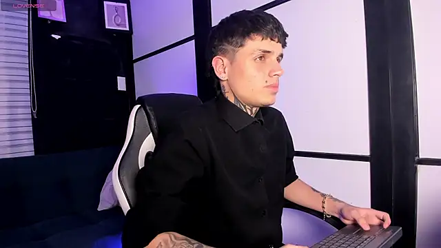 Declan-Fox online show from October 3, 2025, 8:17 pm