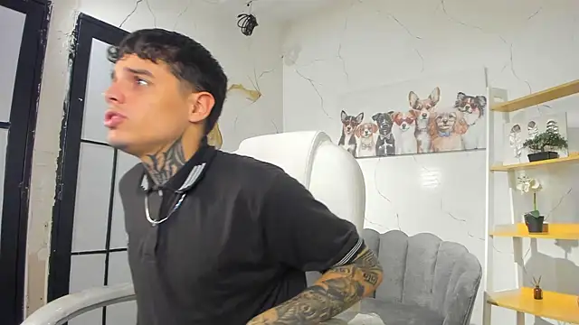 Declan-Fox online show from November 11, 2025, 4:45 am