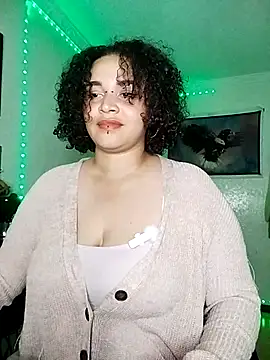 Snapshot of Julie_wallace chatting on April 8, 2026, 7:47 pm Julie wallace online show from April 8, 2026, 7:47 pm