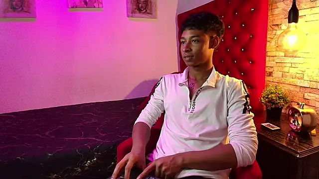 CoffeNaughty nom online show from October 5, 2025, 4:00 am