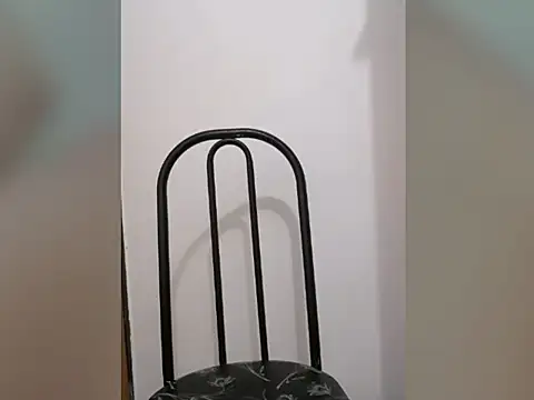 sexyynoturno  online show from September 23, 2025, 2:25 am