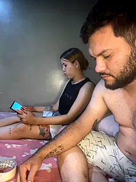 Snapshot of coupleyys chatting on October 28, 2025, 2:48 am coupleyys online show from October 28, 2025, 2:48 am