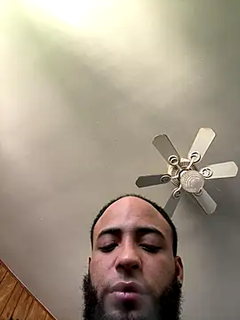 LeoPR00 online show from September 26, 2025, 5:17 pm