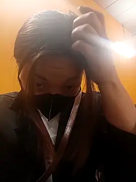 -Miu-98 online show from March 27, 2026, 1:33 pm