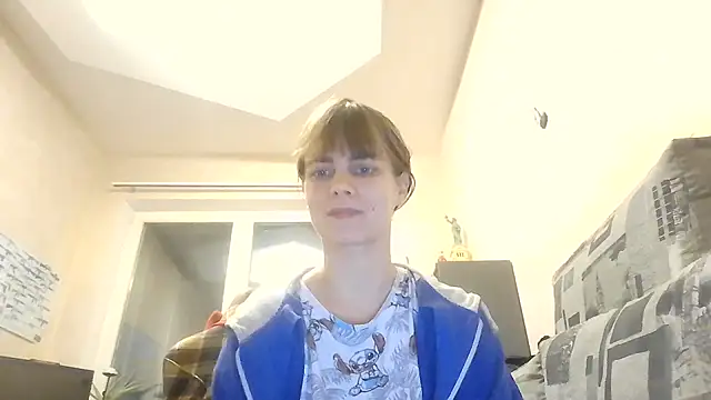 Snapshot of Loriven chatting on November 6, 2025, 6:53 pm Loriven online show from November 6, 2025, 6:53 pm