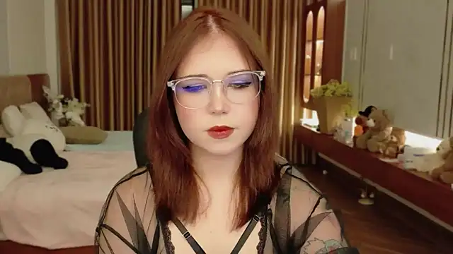 Lilith Bonheur online show from May 13, 2026, 8:27 pm
